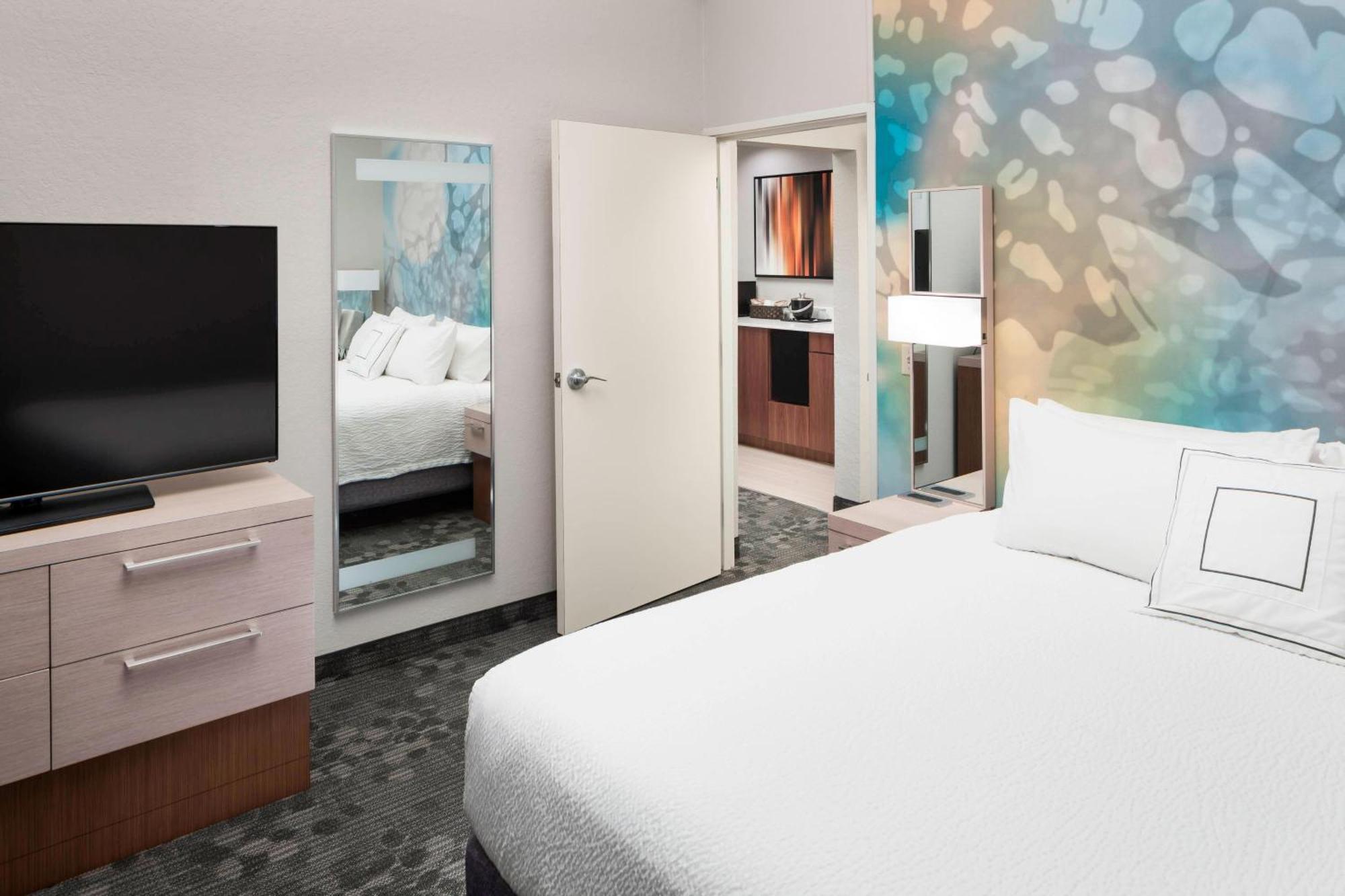 Courtyard By Marriott Pensacola