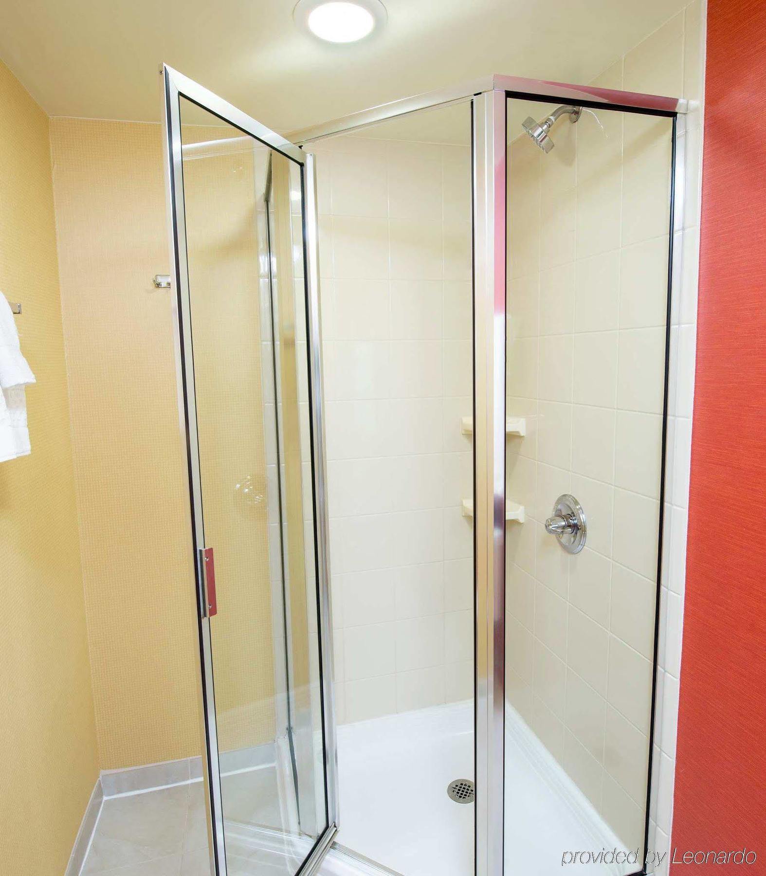 Hotel Courtyard By Marriott Pensacola 3*