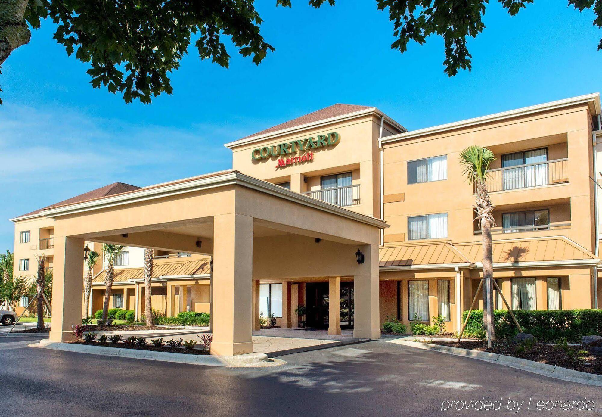 Courtyard By Marriott Pensacola Hotel 3*